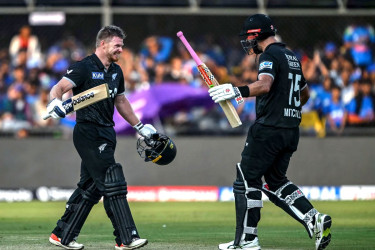 জোড়া সেঞ্চুরিতে ভারতের সামনে নিউজিল্যান্ডের রান পাহাড়