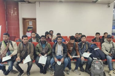 রাশিয়া থেকে ফিরলেন চাকরিচ্যুত ৩৫ বাংলাদেশি