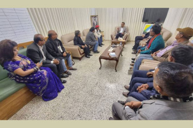 তারেক রহমানের সঙ্গে জাতীয় কবিতা পরিষদের মতবিনিময়