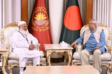 প্রধান উপদেষ্টার সঙ্গে জামায়াতে ইসলামীর প্রতিনিধিদলের বৈঠক