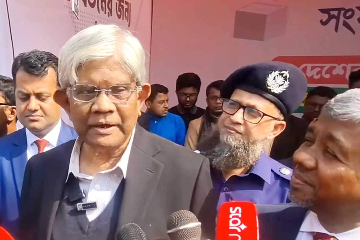 অর্থনীতি আর ভঙ্গুর অবস্থায় নেই, রিজার্ভ এখন ৩২ বিলিয়ন: অর্থ উপদেষ্টা