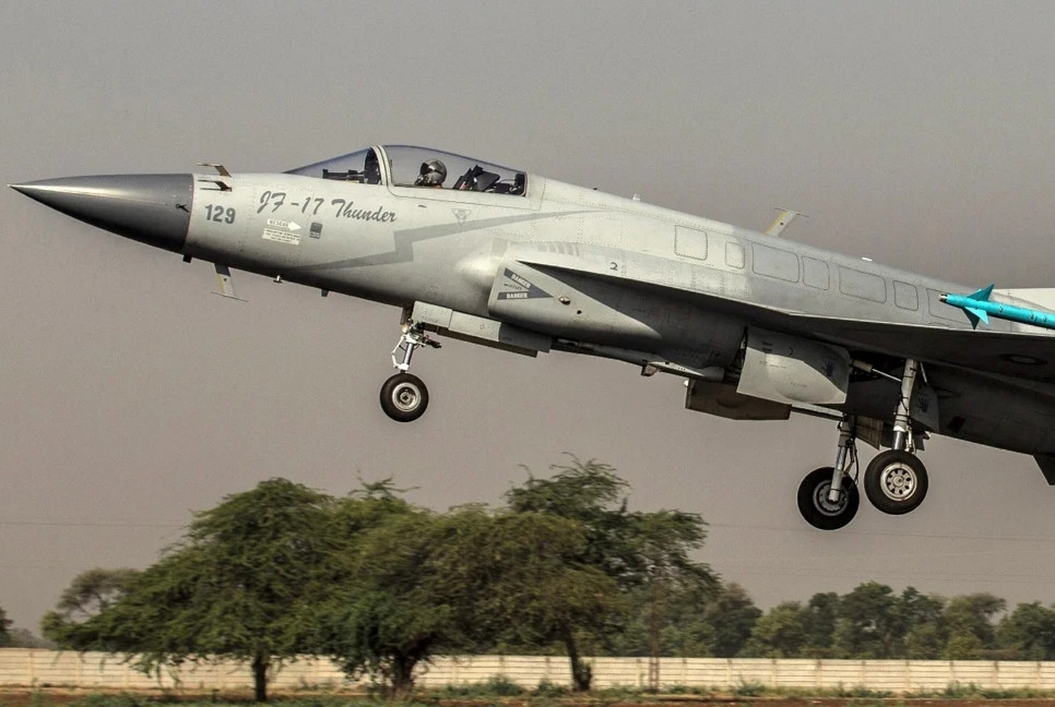 পাকিস্তানের মহা-উপকার করেছে ভারত, অস্ত্র ব্যবসা রমরমা!