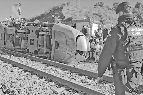 স্পেনে ট্রেন দুর্ঘটনায় নিহত ৩৯