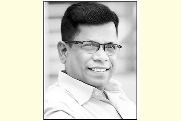 মববাজ দমনের অপেক্ষায় জনতা