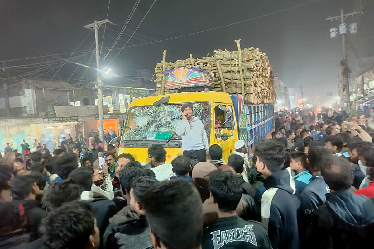 ট্রাকচাপায় মোটরসাইকেল আরোহী মা-মেয়ে নিহত