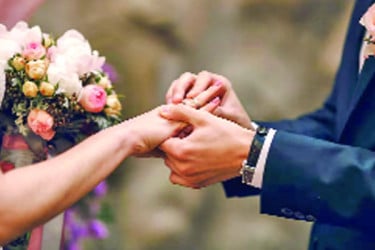 বিয়ে করলেই কর্মীরা পাবেন ১৬ লাখ, সন্তান নিলে দ্বিগুণ!