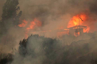 ভয়াবহ দাবানলে বিপর্যস্ত চিলি, ১৮ জনের প্রাণহানি