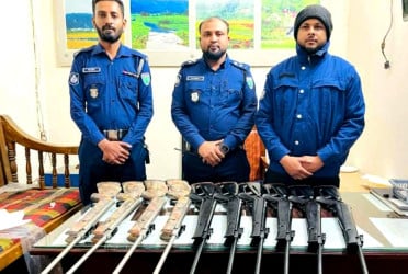 র‍্যাব-পুলিশের অভিযানে ১২টি এয়ারগান উদ্ধার