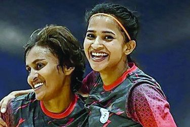 শিরোপার দৌড়ে সাবিনারা