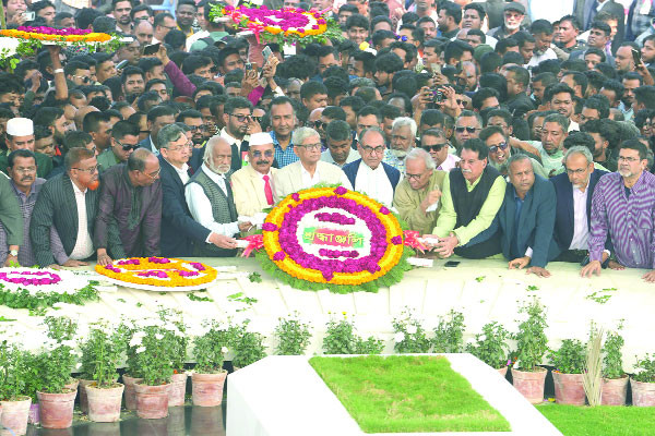 জিয়াউর রহমান বীর-উত্তমের ৯১তম জন্মদিনে সমাধিতে পুষ্পস্তবক অর্পণ