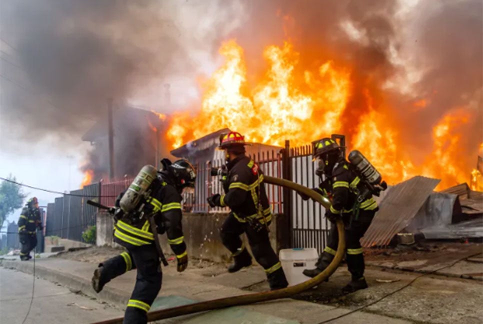 চিলিতে ভয়াবহ দাবানলে মৃতের সংখ্যা বেড়ে ১৯, ঘরবাড়ি ছেড়ে পালাচ্ছে মানুষ