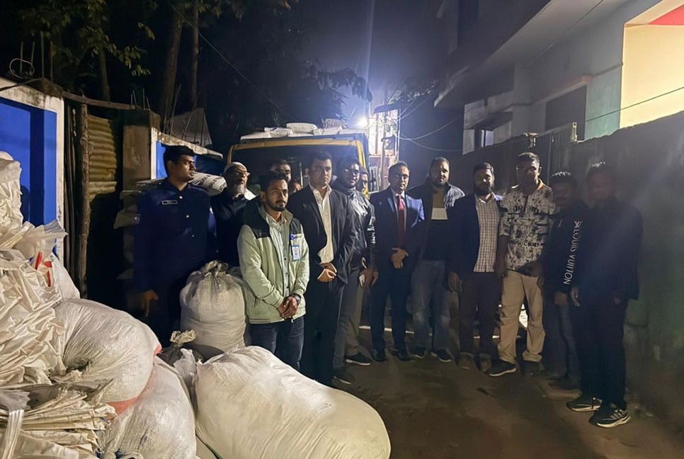 বরিশালে পলিথিন কারখানা সিলগালা, কাঁচামাল জব্দ