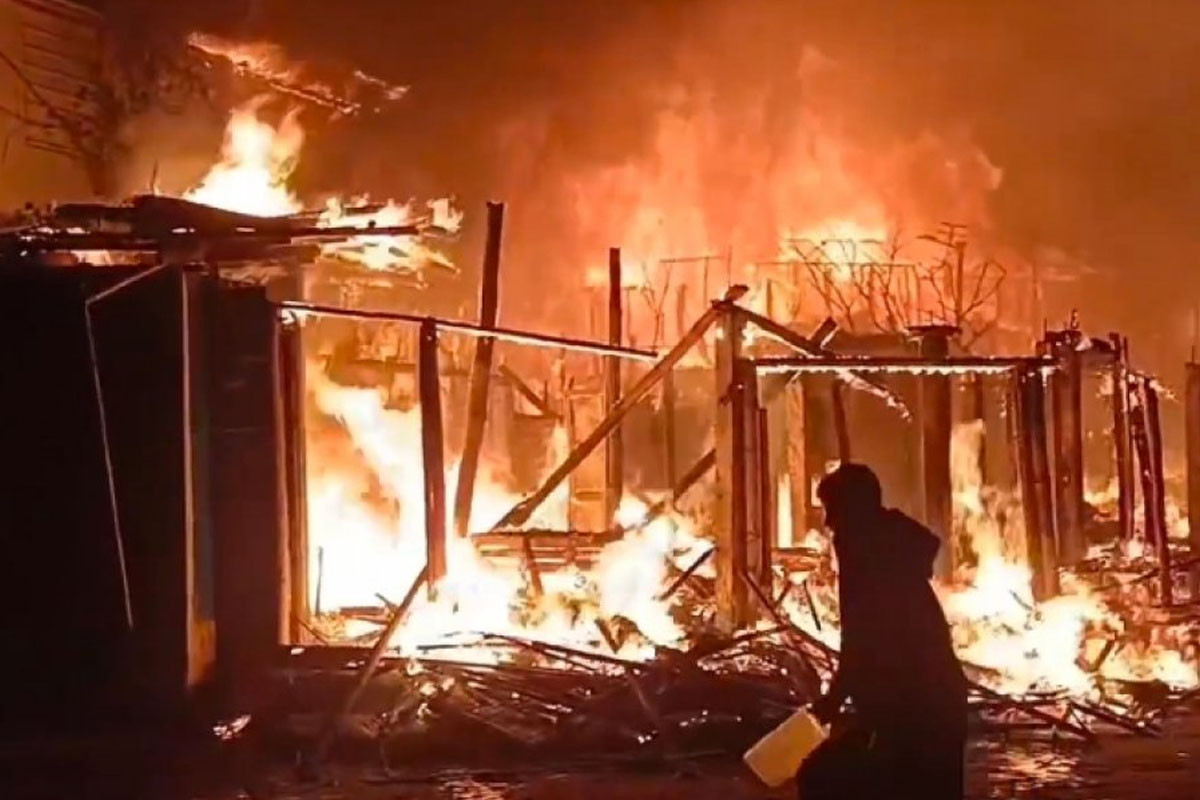 রোহিঙ্গা ক্যাম্পে ভয়াবহ আগুন, পুড়ে ছাই ৫০০ ঘর