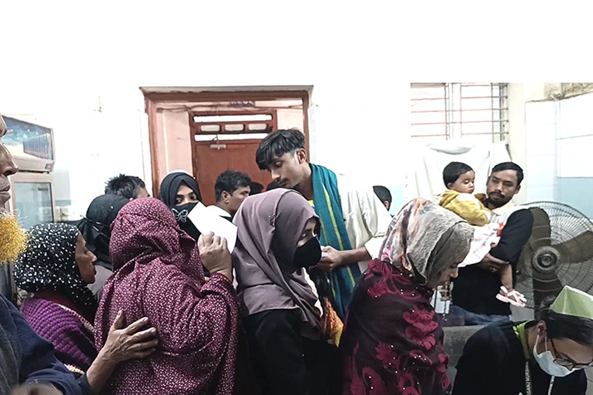 মানিকগঞ্জে ভ্যাকসিনের অভাবে আতঙ্কিত রোগীরা