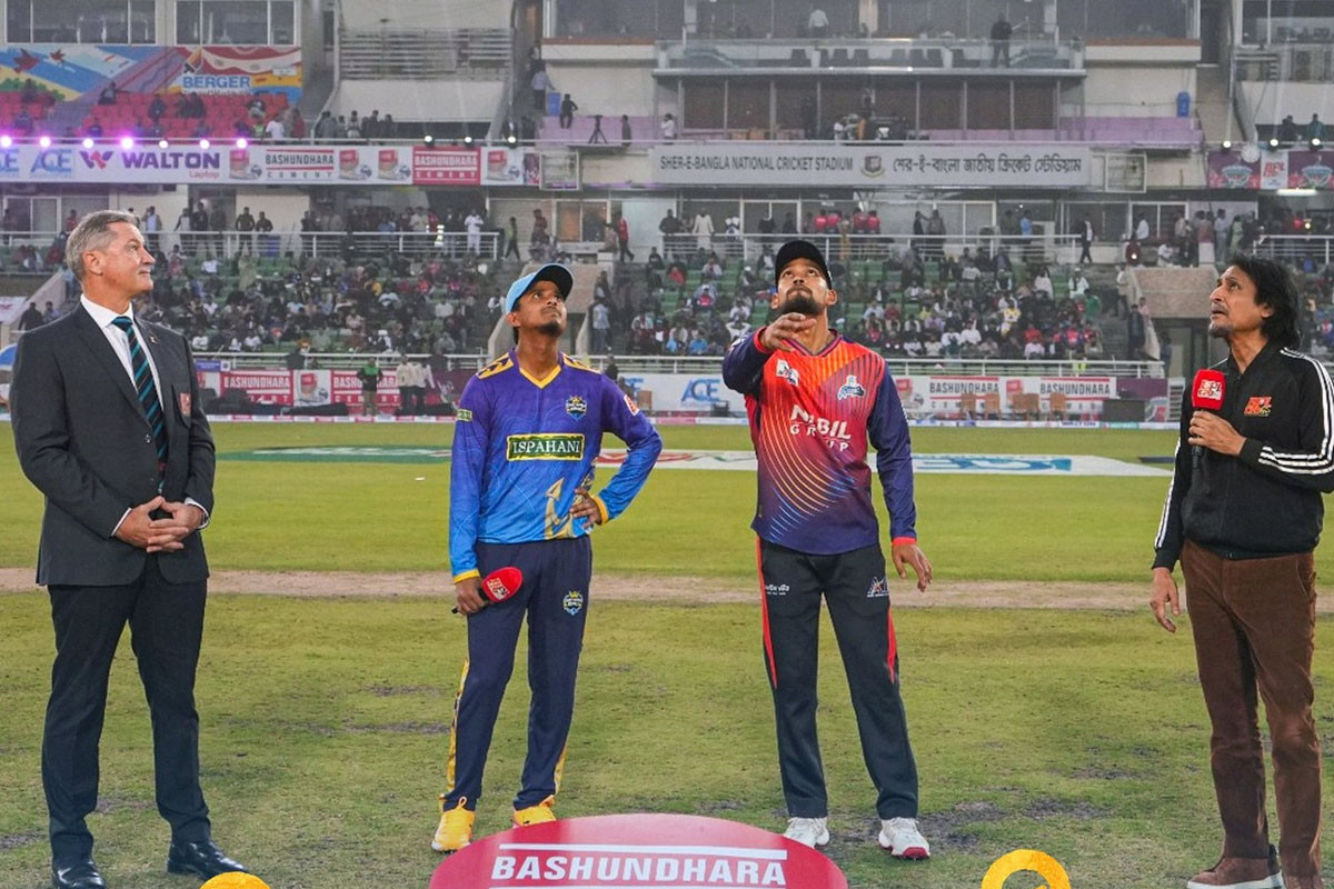 ফাইনালে ওঠার লড়াইয়ে চট্টগ্রামের বিপক্ষে ব্যাটিংয়ে রাজশাহী