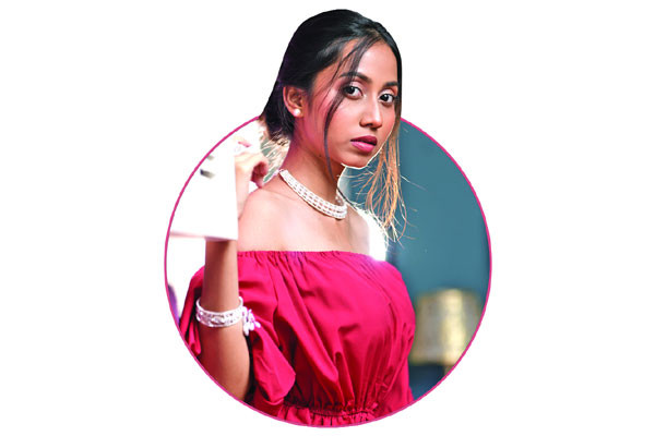 মেকআপ না তুলে ঘুমান? হতে পারে চোখের স্থায়ী ক্ষতি!