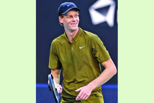 সিনার ও কিসের দাপুটে জয়