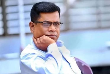 মববাজ দমনের অপেক্ষায় জনতা