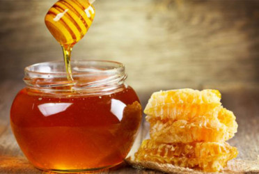 প্রতিদিন মধু খাওয়ার উপকারিতা