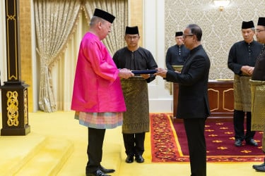 মালয়েশিয়ার সুলতানের কাছে বাংলাদেশের রাষ্ট্রদূতের পরিচয়পত্র পেশ