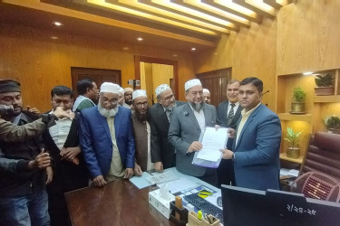 মুফতি ফয়জুল করিমের সম্মানে জামায়াত প্রার্থীর মনোনয়নপত্র প্রত্যাহার