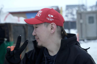 ট্রাম্পের সেই লালটুপিই এখন গ্রিনল্যান্ড-ডেনমার্কে প্রতিবাদের প্রতীক!