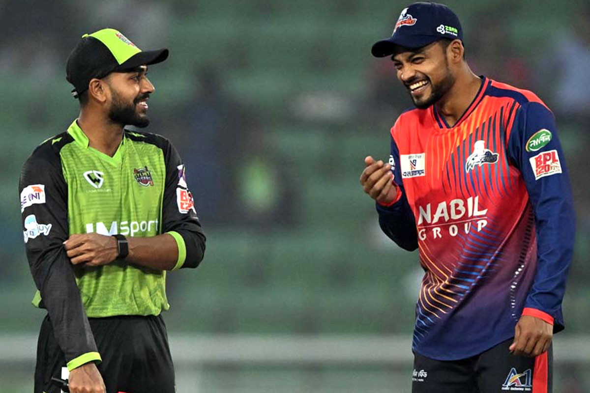 ফাইনালে ওঠার লড়াইয়ে সিলেটের বিপক্ষে ব্যাটিংয়ে রাজশাহী