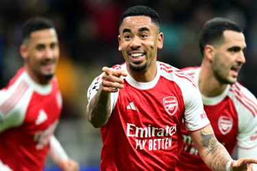 জেসুসের জোড়া গোলে ইতিহাস গড়ল আর্সেনাল