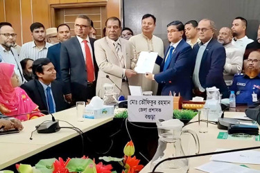 বগুড়ার সাতটি সংসদীয় আসনে ৩৪ বৈধ প্রার্থীর মাঝে প্রতীক বরাদ্দ