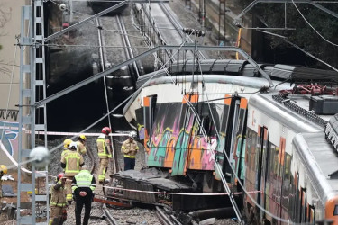 স্পেনে ট্রেন দুর্ঘটনা: অলৌকিকভাবে বাঁচল শিশু