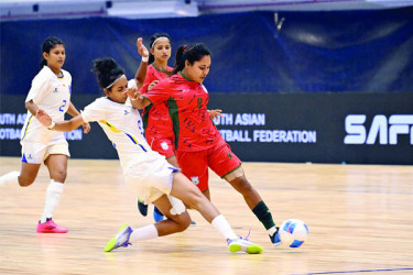 শিরোপার পথে এক ধাপ এগোল বাংলাদেশ