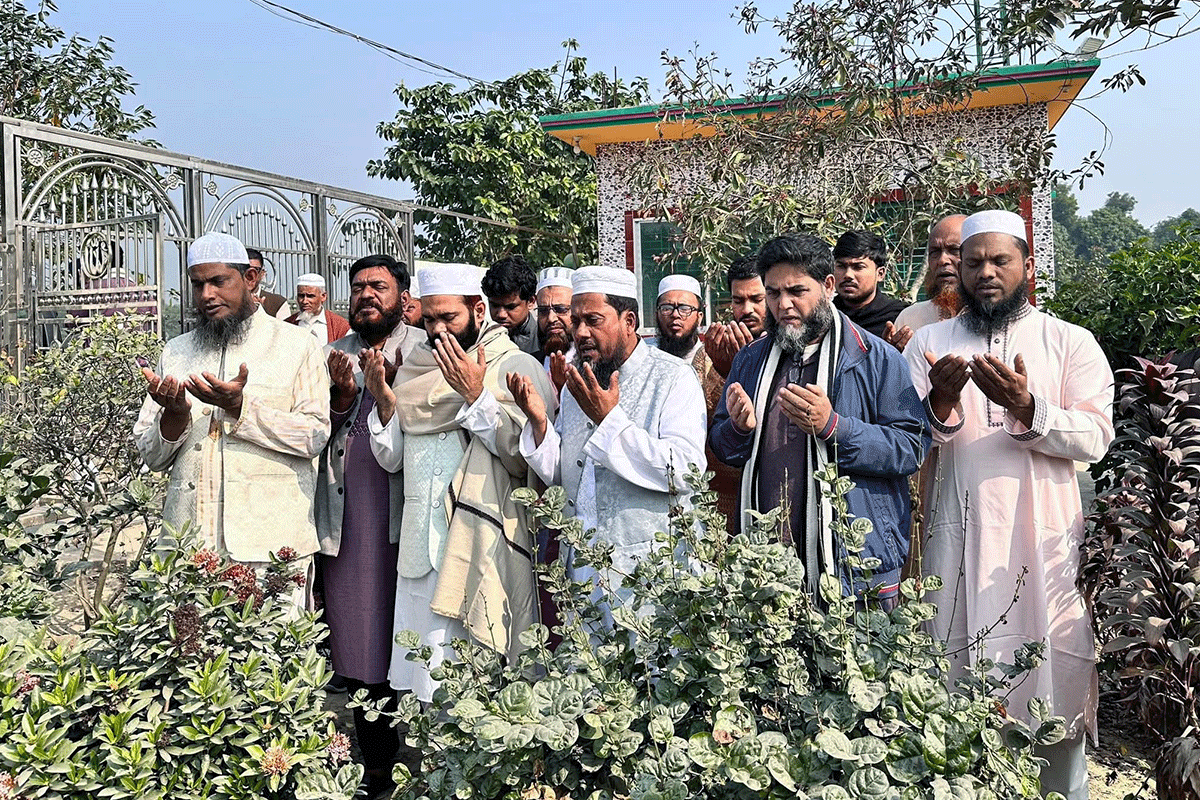 বাঞ্ছারামপুরে শহীদ ইসমাইলের কবর জিয়ারত করে প্রচারণায় জামায়াত