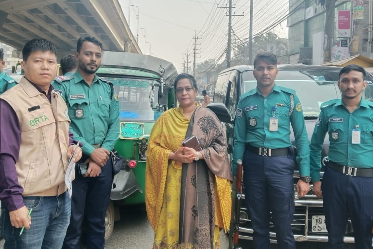 সড়ক নিরাপত্তায় বিআরটিএ’র অভিযান