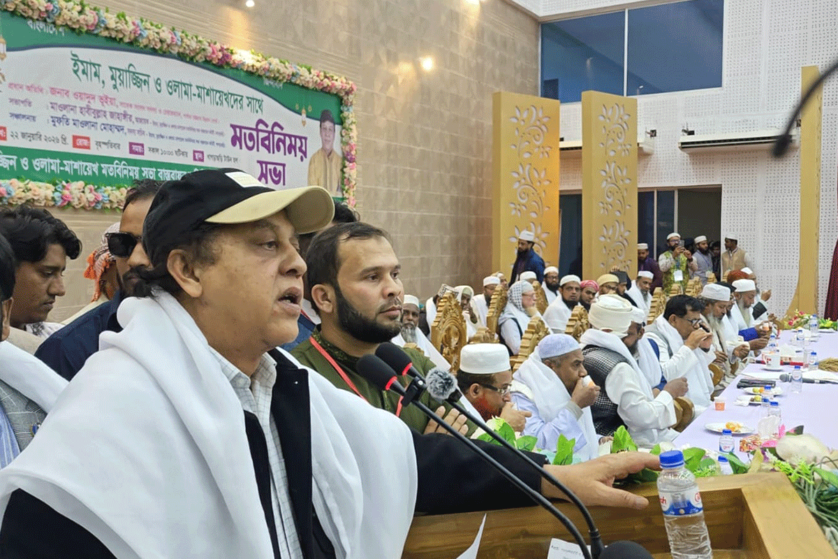 খাগড়াছড়িতে আলেমদের সঙ্গে সভা করে প্রচারণায় বিএনপি প্রার্থী