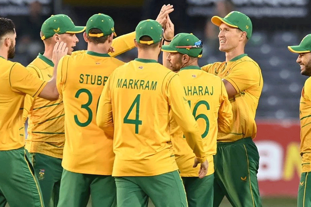 স্কোয়াডে পরিবর্তন এনে দক্ষিণ আফ্রিকার দল ঘোষণা