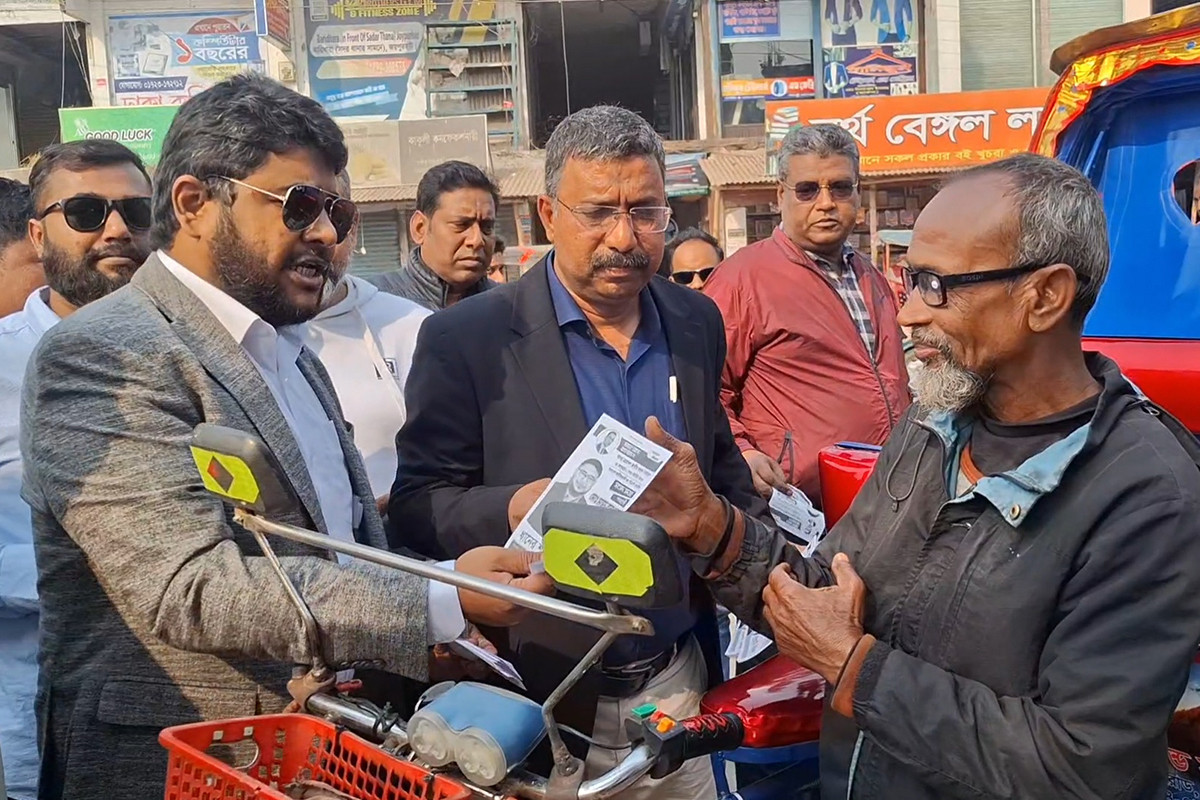 জয়পুরহাটে ধানের শীষে ভোট চেয়ে যুবদলের প্রচারণা
