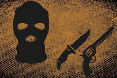 বগুড়ার বাড়িতে ডাকাতি, স্বর্ণালঙ্কারসহ টাকা নিয়ে পালাল ডাকাতরা