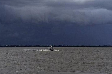 ভারতে ডুবে গেল বাংলাদেশি জাহাজ, ১২ নাবিক উদ্ধার