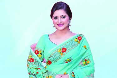 সমালোচকদের উদ্দেশে পরীমণি