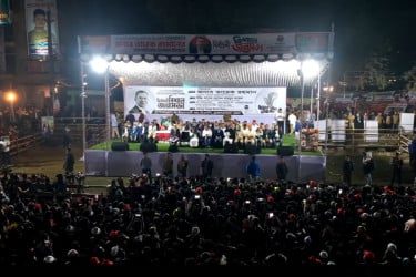 ব্রাহ্মণবাড়িয়ায় জনসভা মঞ্চে তারেক রহমান