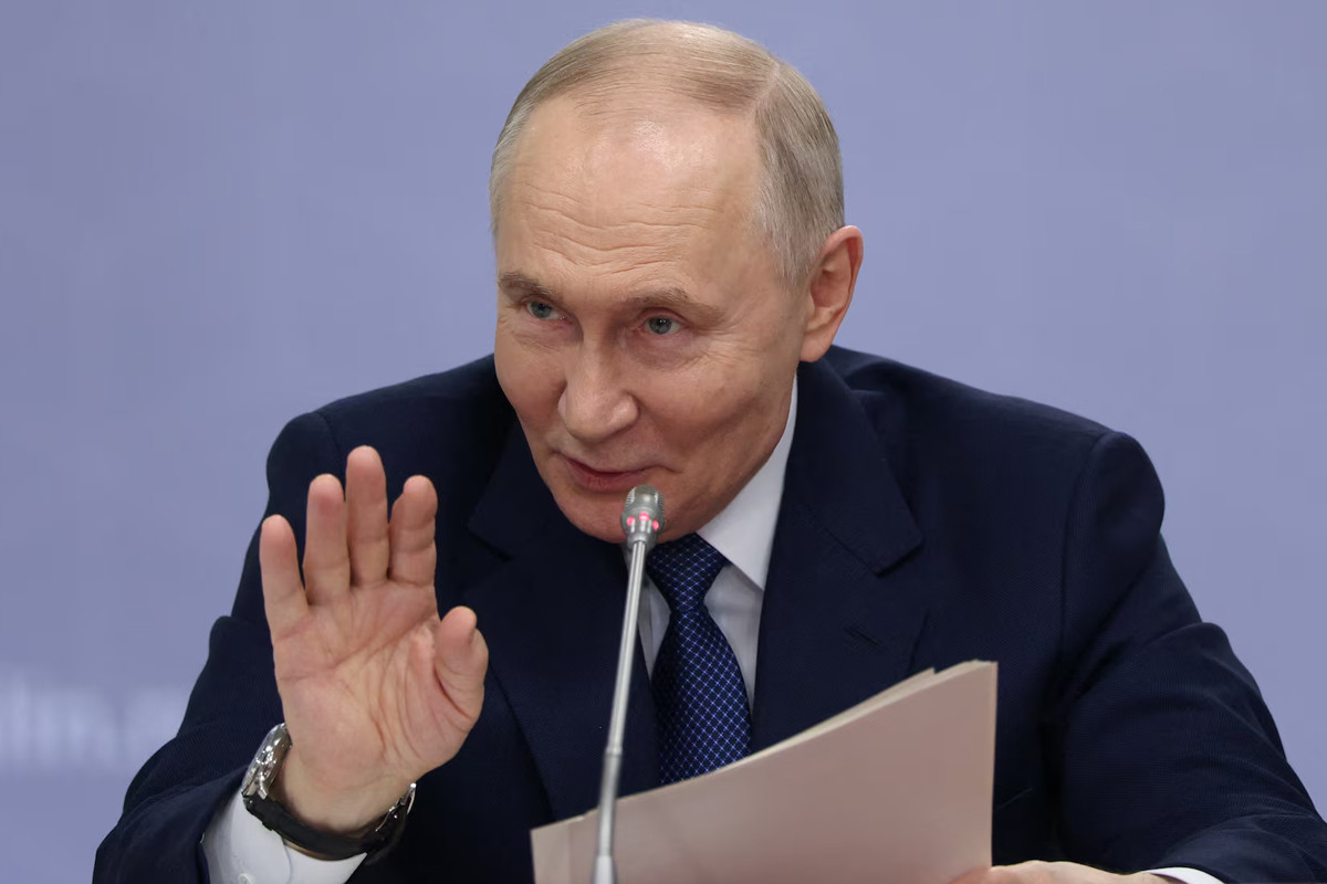 গ্রিনল্যান্ড নিয়ে রাশিয়ার মাথাব্যথা নেই, যুক্তরাষ্ট্র-ডেনমার্ক নিজেরাই সমাধান করুক: পুতিন