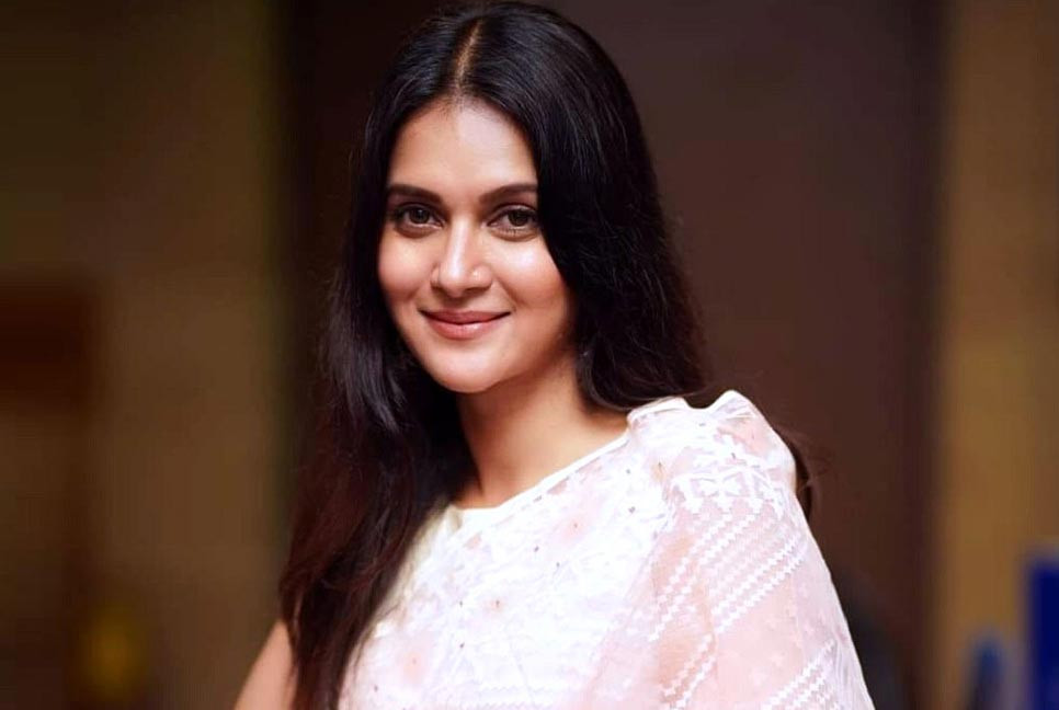 নাম বদলে ইউটিউবে মিথিলার সিনেমা