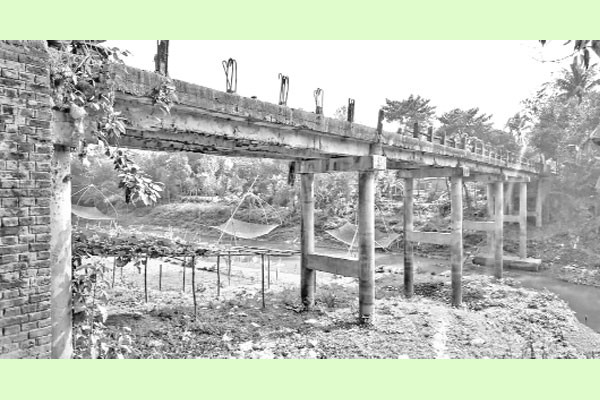 জরাজীর্ণ সেতু, ঝুঁকি নিয়ে চলাচল