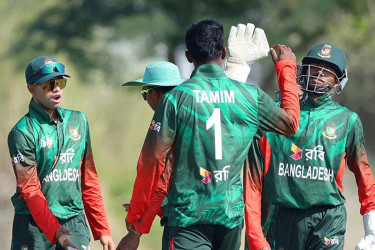 বাঁচা-মরার ম্যাচে বাংলাদেশের লক্ষ্য ২০০ রান