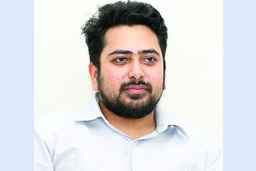 জনজোয়ারে একটি বড় দল ভয় পেয়েছে