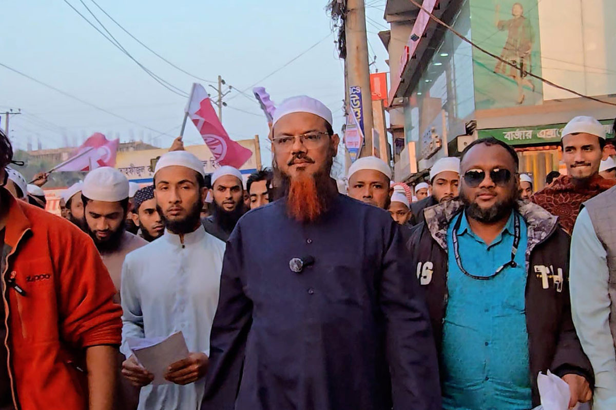 জনগণকে সাথে নিয়ে পরিবর্তনের পথে এগোতে চান মুফতি ফয়জুল করিম