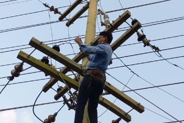 সকাল থেকে ১১ ঘণ্টা বিদ্যুৎ থাকবে না যেসব এলাকায়