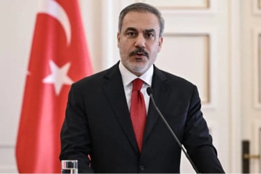 ‘ইসরায়েল ইরানে হামলা চালানোর জন্য সুযোগ খুঁজছে’