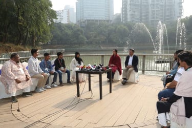 আমরা প্রাইমারি শিক্ষার ওপর জোর দিতে চাচ্ছি: তারেক রহমান