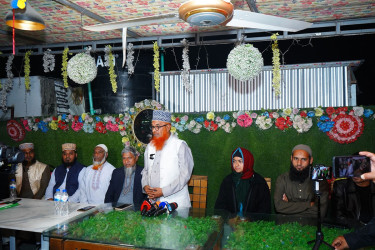 নাবিলা তাসনিদকে স্থানীয় জামায়াত নেতাদের সমর্থন